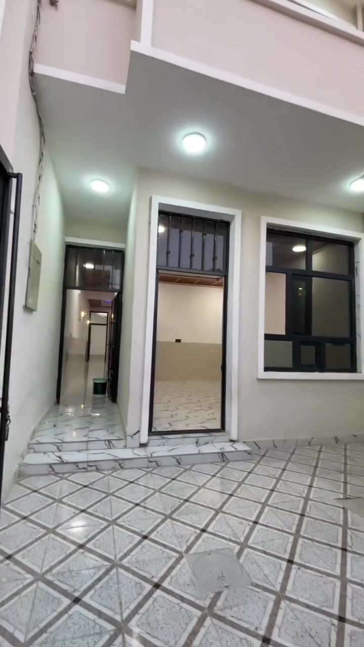 بعد توكل على الله
للبيع 100متر🏘
طابقين طابو زراعي سند 25💯
#طابق_الاول استقبال وصالة ومطبخ وغرفة نوم وصحيات🏘
#طابق_الثاني غرفتين نوم  وصاله وصحيات وسطح خارجي 
#خدمات  كهرباء وماء ومجاري وتبليط وكيبل ضوئي
#السعر  بيع مستعجل 77
قريب على المدرسه 5دقيقه🚶‍♂️‍➡️🏢 🧑‍🏫
قريب على جامع  الحي القيوم 
 التحرير الحولي زراعي محمد ليلة 💯
***********☎️
