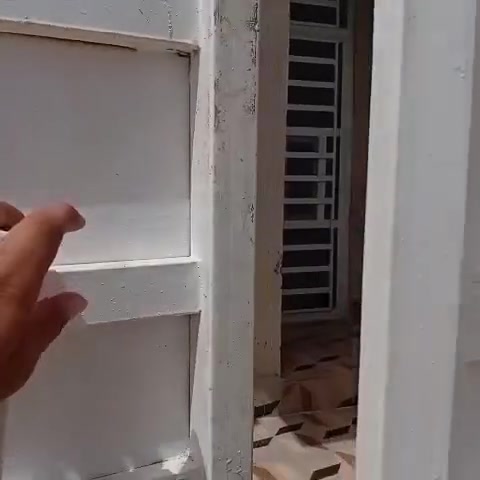 بيت للبيع
بناء طابوق، طابو صرف، اساس رفت، على شارع 20م، 
مساحه 100بناء حديث كامل  غرفتين ومطبخ واستقبال وصحيات
العنوان: ابو غريب خلف التربيه مباشر
باقي التفاصيل التواصل ع الرقم ***********
