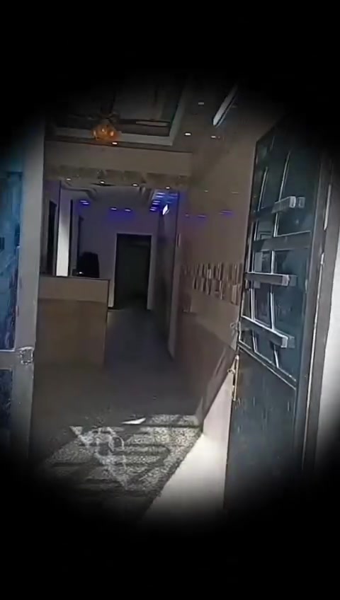 دار للبيع سند 25 طابو زراعي مساحه 150متر الواجهة 6 والنزال 25  مكانه حي السفير قريب على سكله ابو محمود يحتوي على كراج استقبال صاله مطبخ غرفه نوم ترك الطابق ثاني غرفه نوم صاله و حمام سطح اي استفسار اتصل ***********
