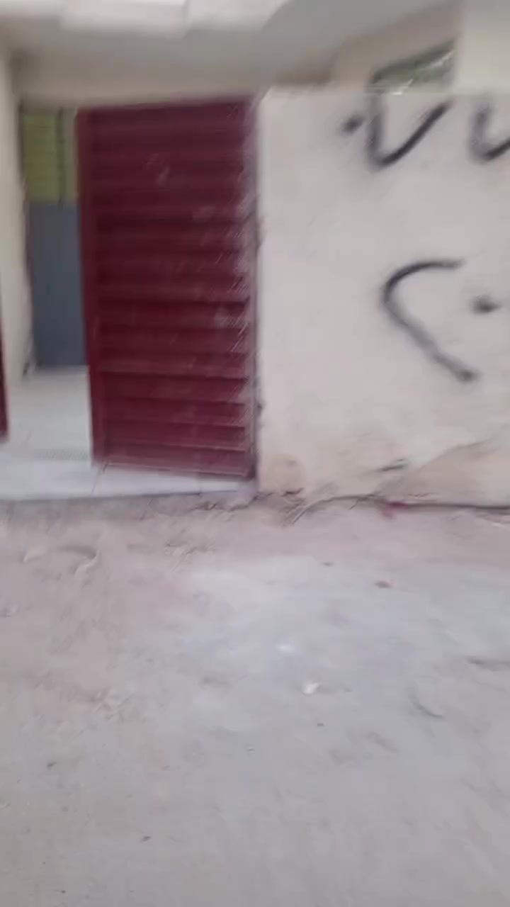 السلام عليكم 
دار للبيع 
المساحه 200
المكان حي طارق وسط بالاخير 
الرقم الهاتف ***********
للاتصال واتساب او خط مفتوح 
التاريخ 2026/8/27
