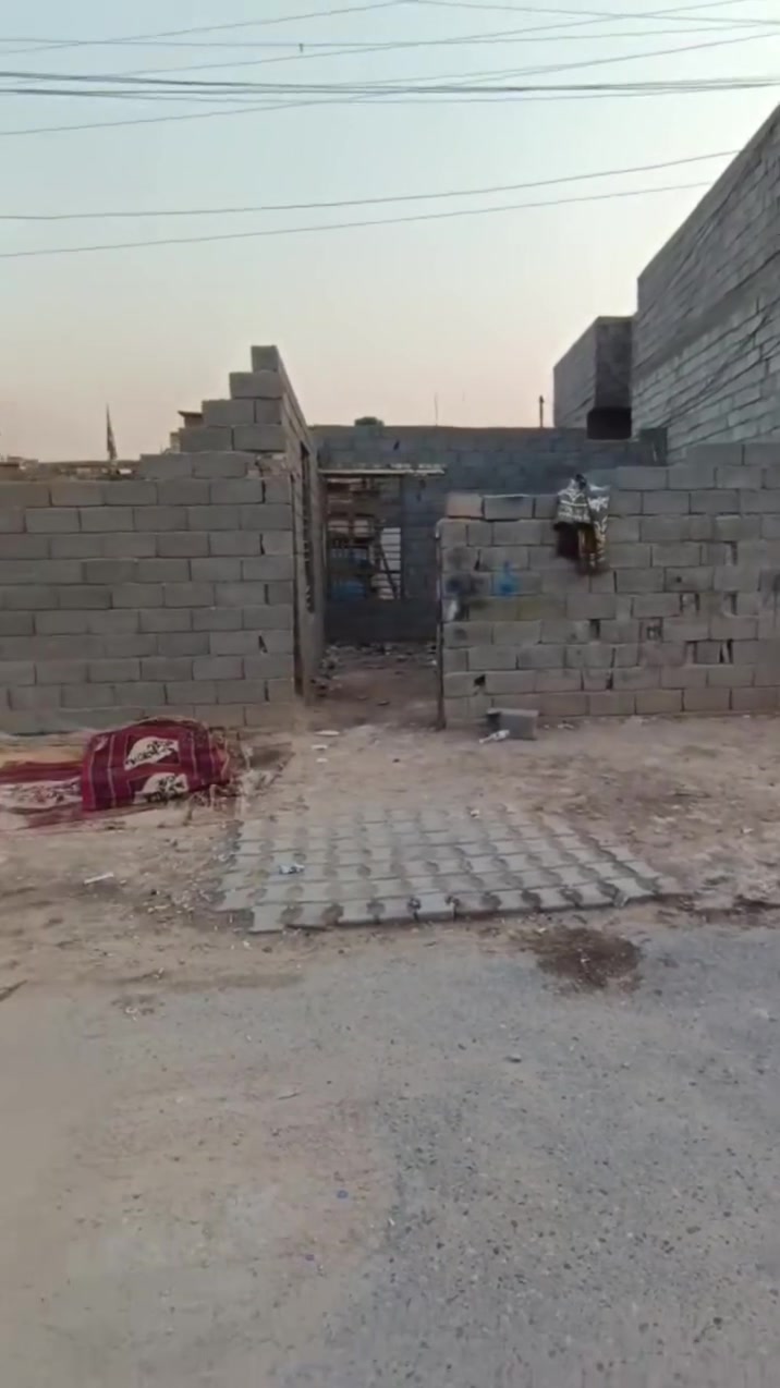 قطعه ارض بدايه الحميديه ١٠٠ متر خدمات كامله السعر   ١٥ وبيه مجال ***********
