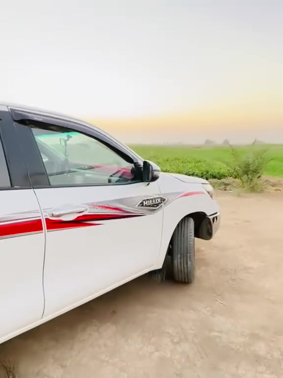 السلام عليكم بيكم هايلوكس للبيع موديل 2024 سياره مال جناي مكفوله كفاله عامه شرط الفحص ماشيه 80 الف  سياره احلى من الصوره رقم واسط بسمي تحويل ثاني يوم باقي المعلومات اتصل ***********-***********
