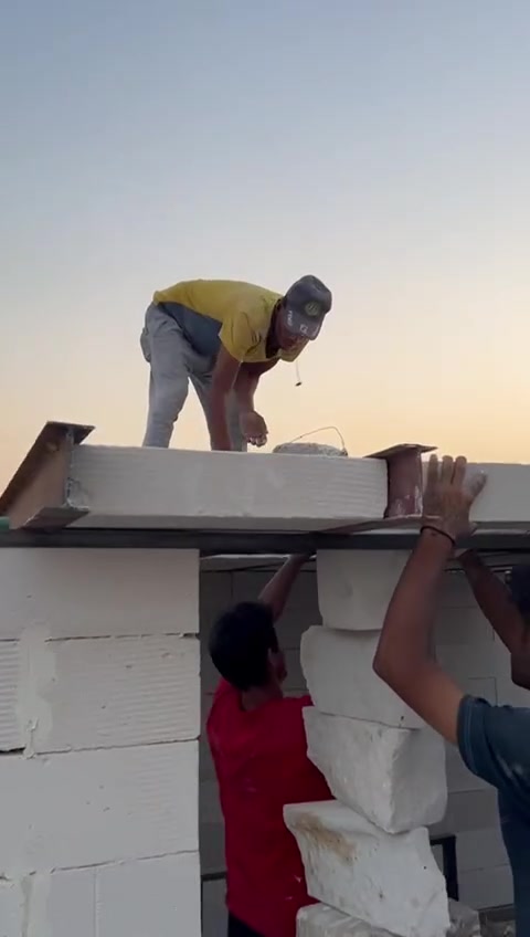 سلام عليكم تم توفير كادر مصري لبناء الطابوك ولبلوك تسليم مهندس شغل درجة اولى باسعار مناسبة للجميع *********** بي وتساب
