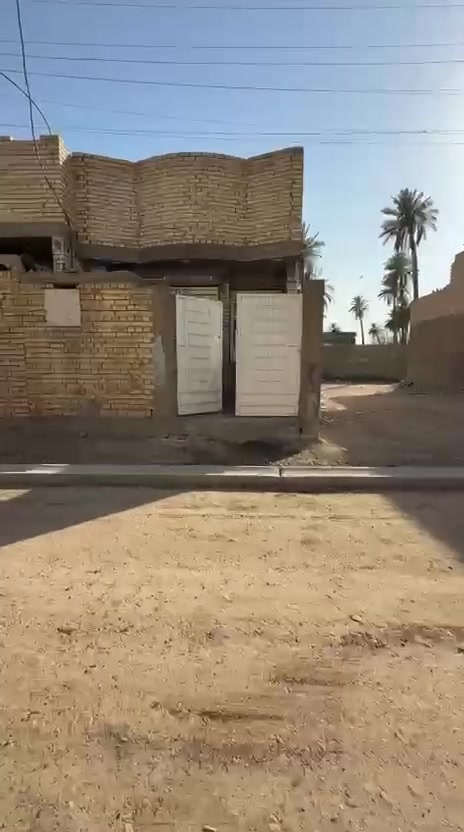 دار للبيع مساحه 100 نزال 20 واجهه 5 طابق ونص لموقع الكماليه لمعوقين قرب لمدارس خدمات كامله كهرباء مي مجاري رصيف شهر ويتبلط ***********
