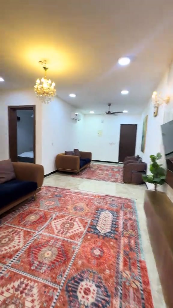 شقة vip مؤثثة للايجار حي الجامعة  ***********
