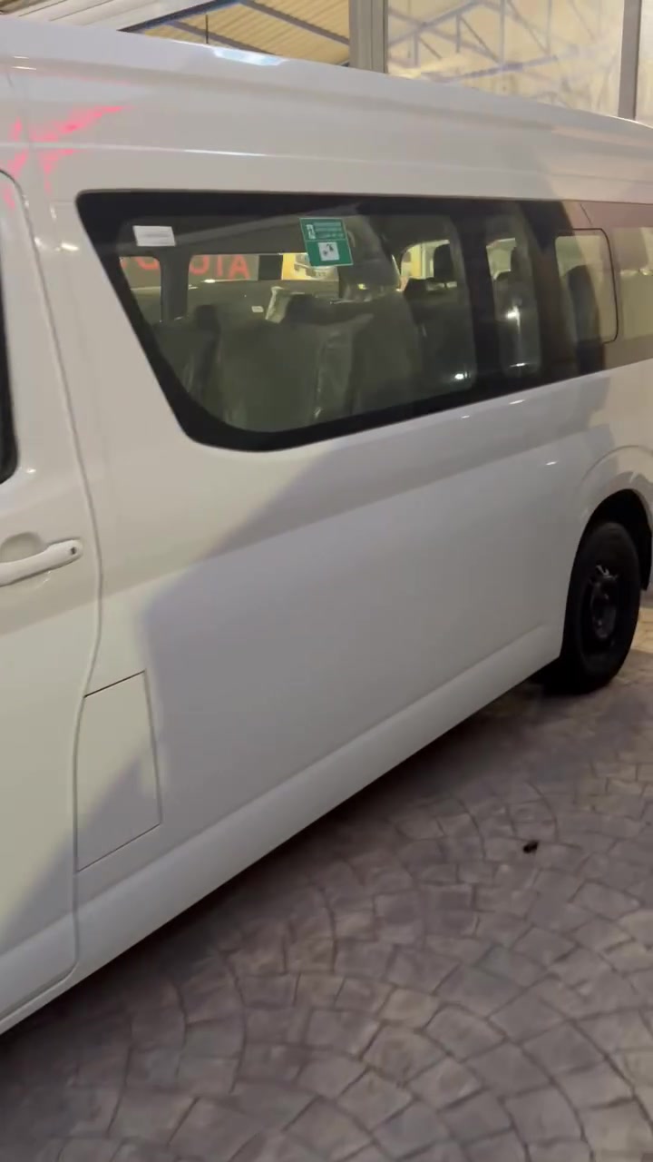 سلام عليكم يوجد لدينا هايس 25 يوجد لدينا نيسان 26فول كوستر 25 كوستر 26 وسعارنا منفسه السوك لده معرض المعراج باص  
باداره سيد عماد 
باداره مصطفى ديالى 
هـ ***********
هـ***********
