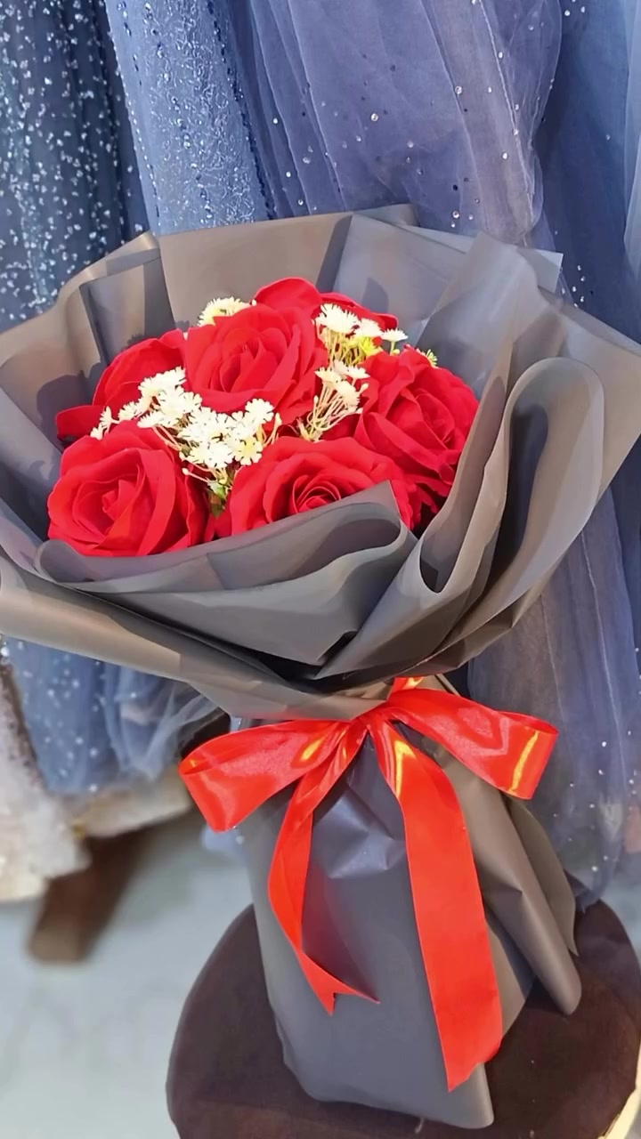 بوكيه ورد • حسب الطلب • توصيل