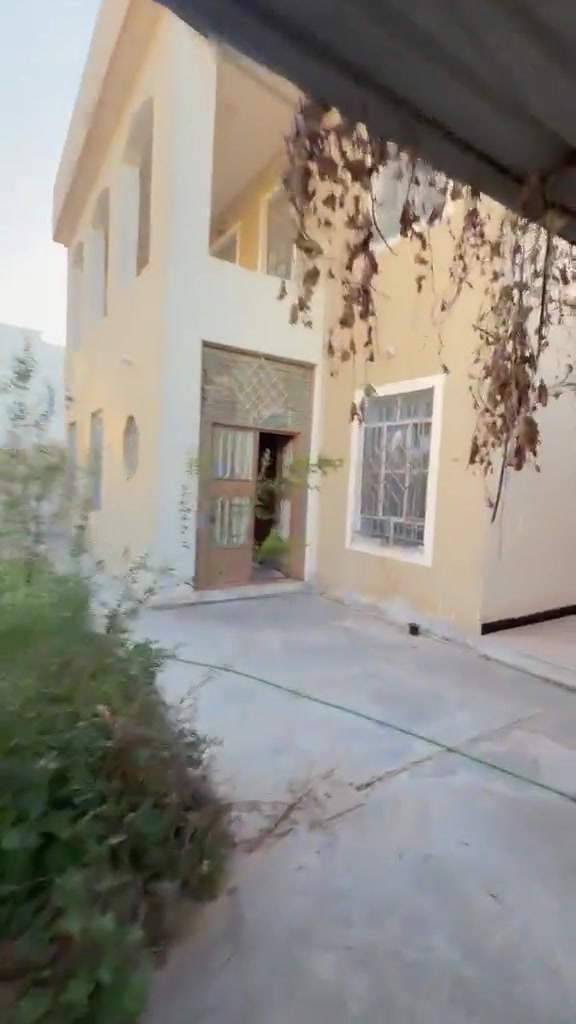 السلام عليكم يوجد لدينا البيت الايجار طابقين الرمادي حي الظباط 

يحتوي على غرف نوم عدد ٤وصالة مطبخ وحمام 

سعر الإيجار ٧٥٠,الف قفل

-----------------------------------------------------

للمزيد من التفاصيل يمكنكم زيارة مكتبناا مكتب العين العقار ع شارع 40 مدخل الصوفيه الثانية 

إوت الاتصال على الارقام التاليه 

***********
***********
***********
