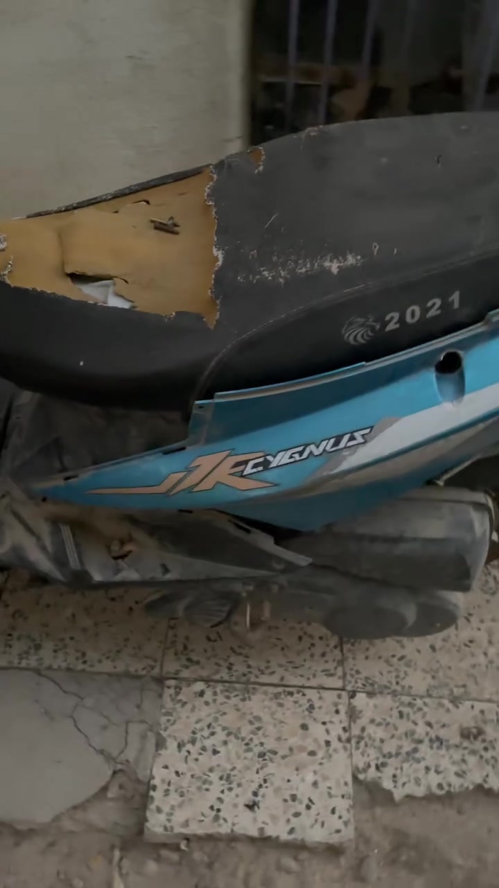 سكنس صيني كشر تعبان مكسر مكينة وشلعة جاهزة نقص باتري بس جيب باتري وشغل نكرة تايرات جدد ب٧٥ الف المسيب حي الزهراء ***********
