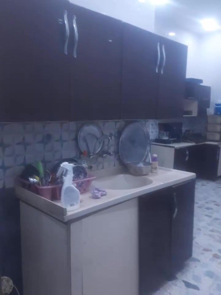 كاونتر خشب مناسب ١٠٠ مدينه الصدر ***********
