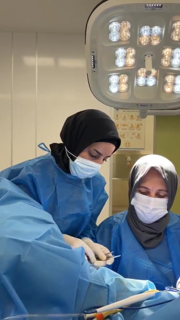 عملية تجميل واصلاح جدار المهبل الناتجة عن الهطول وهي جراحة ترميمية علاجية تهدف الى اعادة الاعضاء الهابطة الى موضعها الطبيعي وشد الانسجة الداعمة…
اجريت من قبل الدكتورة تماضر السعدي لمريضة كانت تعاني من اعراض مزعجة ومشاكل سلس الادرار والشعور بكتلة خارجية مع الضغط الشديد والالم ..🌷🌷

الدكتورة تماضر عبدالرضا السعدي
اخصائيه نسائيه وتوليد وعقم .
الحجز على الارقام التالية  ***********
واتس اب    ***********
