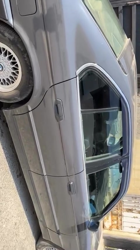 بئم لؤ فرؤشتن
مؤديل ١٩٩١يه ٥٢٠ي كئر عاديه مه كينه گئر ته بريد بناو كردن هه مووي به شه رته بناوي خؤمه هتا ٢٠٢٩سه نه وي نويه دوو جام كارابايه abcيه ره قه م دلفؤن ***********
