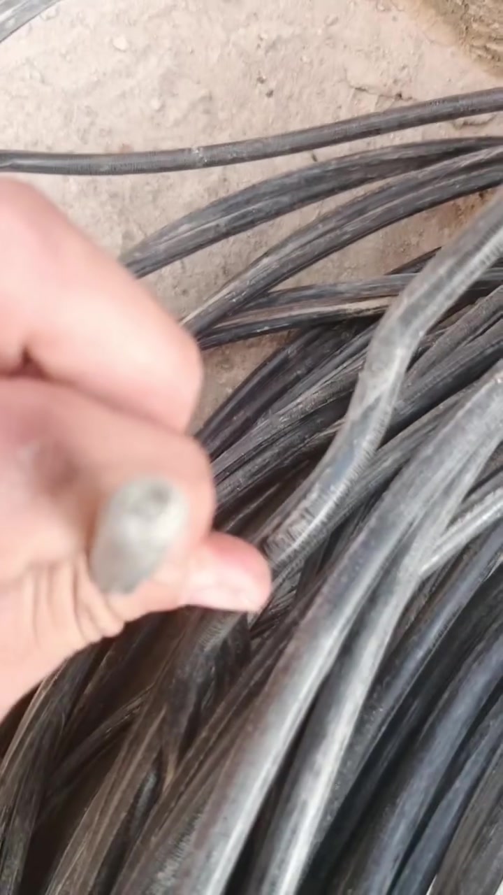 سلام عليكم ضفير كهرباء المتر بالف ونص بيها مجال قليل ام خطين  ***********واتساب
