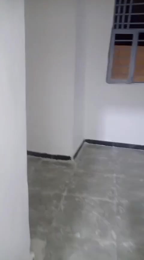 سكن الطلاب قريب باب معظم بيت نضيف جدا غرفتين وهول وملحقات
وسطح
اتصال***********

نص مكتوب في الصور:
- ت.ر.تر