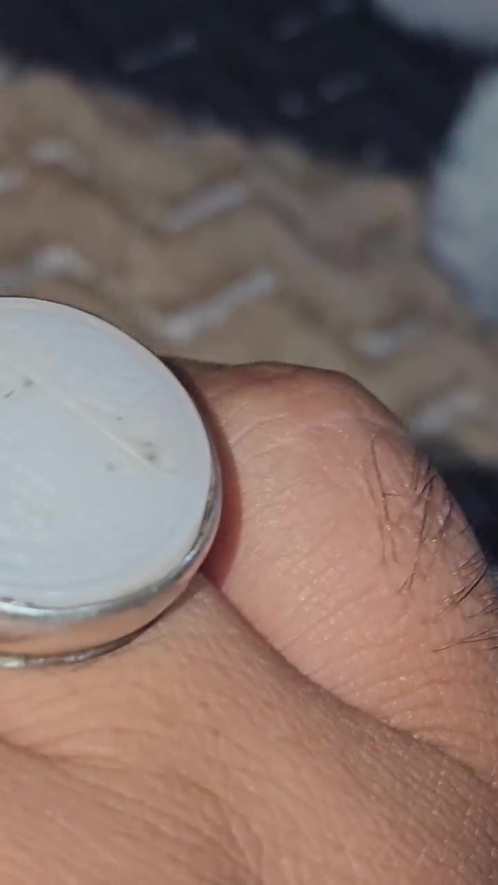 يماني ابيض مخطوط 
ماشاءالله
 لاقوة لاباالله
 استغفر الله
***********
