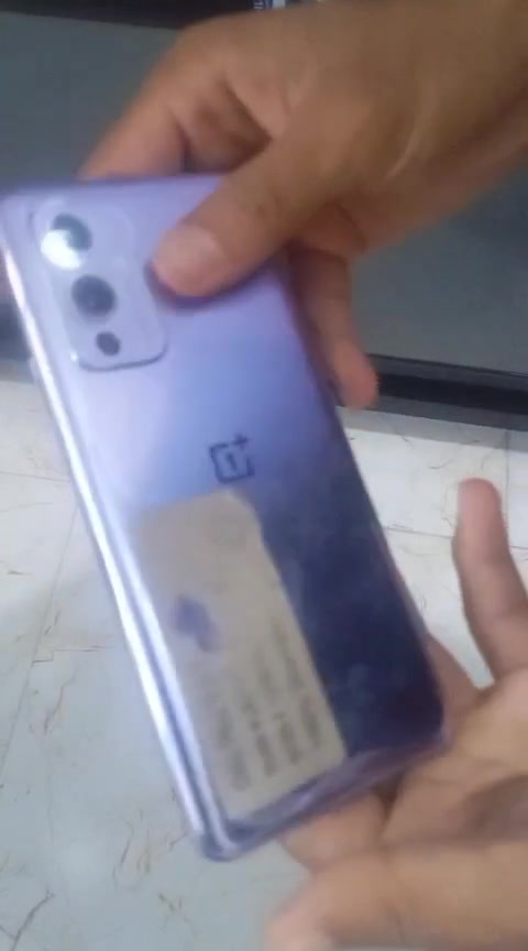 السلام عليكم هاتف One Plus 9 ذاكرة 128 غيغة ورام 8 غيغة معالج سناب دراغون 888 5G بصمة مدمجة بالشاشة الجهاز فقط الشاشة فيها طبع خفيف بالدارك مود تختفي     رقم الهاتف *********** عليه واتساب وتلگرام رايدة ب 210 وبيه مجال
