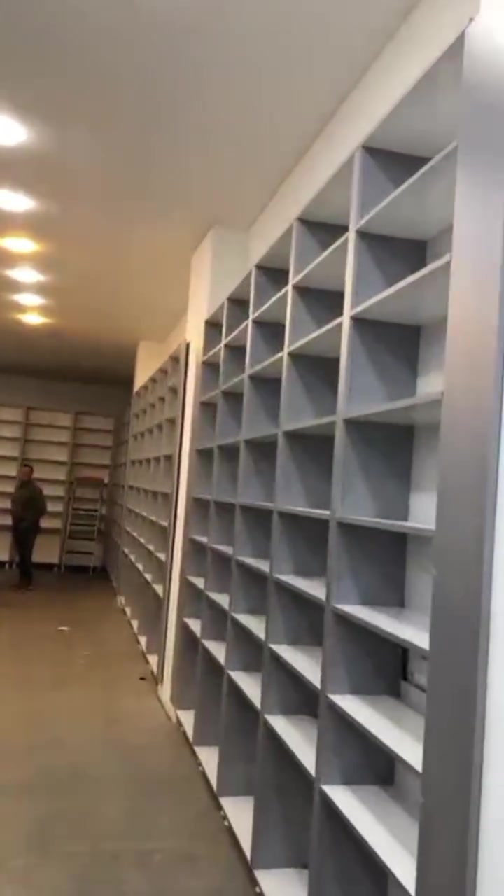 رفوف شلع للبيع عدد ١٦ قطعه رفوف نضيفه كلش 
*********** عنوان خانقين
