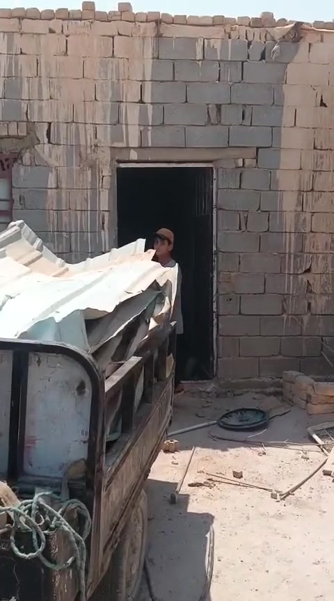 بيت للبيع مساحه 255
ثلاث غرف وصاله ومطبخ وبراني ما مسقوف
وكراج عرض 7وطول 9

ومجمع صحيات داخليه و خارجيه البيت يحتاج تشطيبات بسيطه عالي عن الشارع متر سقف اعكاده

خدمات ماء وكهرباء موجوده  السعر 25وبي مجال

العنوان عمود 200طريق يا علي شارع معمل الغاز

للاستفسار التواصل واتساب ***********

رقم الهاتف ‏‪***********‬‏
