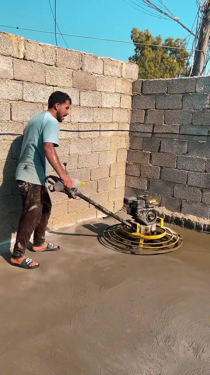نحن نوفر لك أفضل خدمات الساقولات وسقل الصب الجاهز والمركز بأسلوب عمل احترافي يضمن لك السرعة، الأمان، والإنهاء المثالي.
 وزن دقيق للموقع.
 تنعيم وسقل أملس.
 سرعة في التنفيذ والالتزام بالمواعيد.
 إدارة: أبو فقار
 هاتف: ***********
