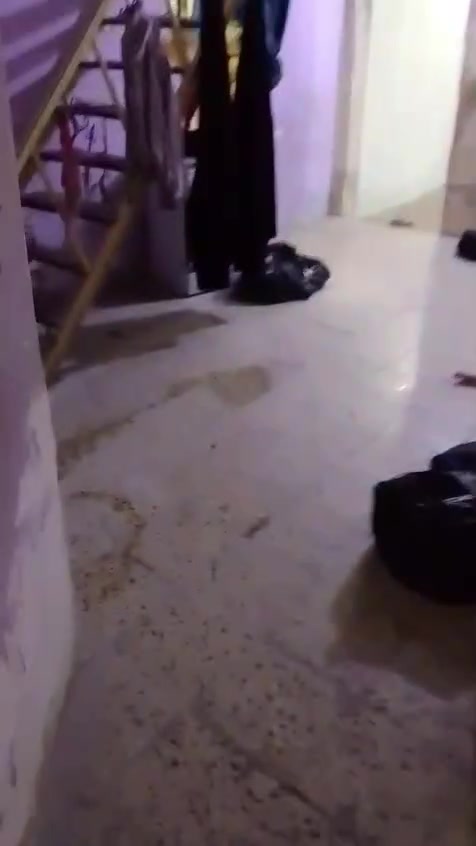 بيت 75 متر لليجار خلفيه بيها غرفت نوم أو حولي أو خدمات كما موضح بل فيديو مال عاله زغيره اب قطاع6 يم حسينيه الحسن المجتبه قريب افران الضياء سعر اليجار 200 للستفسر الاتصال ***********مكتب شيخ حميد التميمي 🏠
