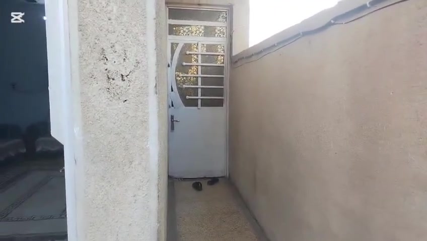 السلام عليكم بيت بلحسينيه مسقط قرب شارع ابو جلال البيت مطلوب قرض بسيط يحتاجله شغلات بسيطه سعر البيت 55وبي مجال بسيط رقم ***********
