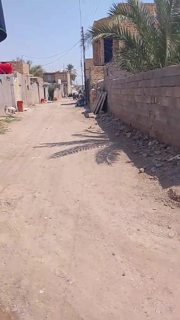 سلام عليكم بيت زراعي يبعد عن شارع الحولي ميت متر خلف مخبز مساحته 200 بيت حلو ومناسب ستفسار ***********
