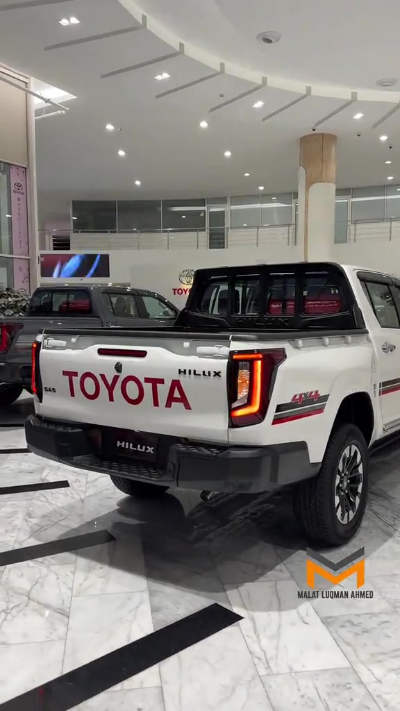 #toyota #hillox #2027 #شاري_ئارامي_بازركاني #شركه_ملت_لقمان_احمد 

نص مكتوب في الصور:
- هايلوكس ٢٠٢٧ 🧿🪬 شركه ملت لقمان احمد 🚀🦅