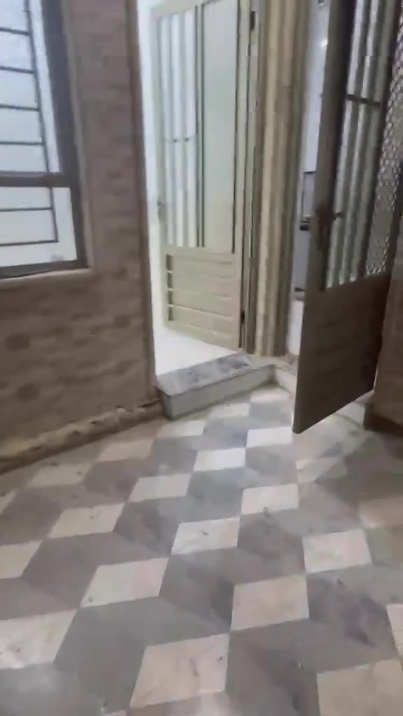 سلام عليكم بيت للبيع الرشيدية قطاع الخامس ٩٠متر يحتوي على غرفة النوم هول مطبخ استقبال مشتملات خدمات كاملة الاستفسار اتصال رقم الرقم *********** او اسيا ***********
