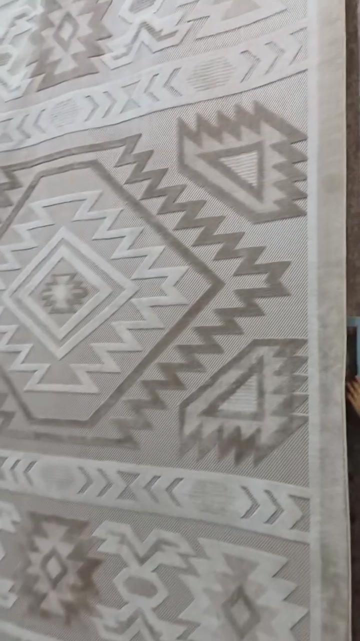 ***********
