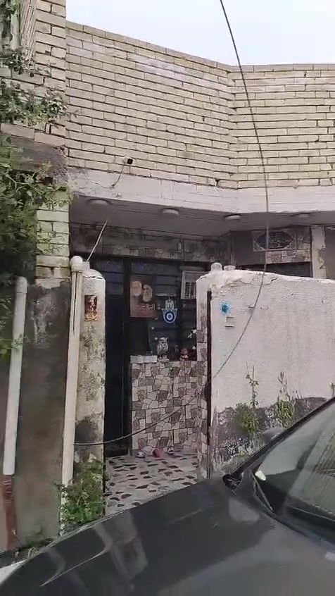للبيع دار 60 متر سند 25 علئ شارع تبليط وكل الخدمات موجوده
يحتوي مدخلين… .. صاله و غرف نوم 
ومطبخ وخدمات صحيه وترك ودرج وبيتونه
بيت جاهز من كل تفاصيله
سعر 53 وبي مجال بسيط
العنوان السريدات القديمه بدايه مربع 2
للتواصل مكتب الاخوين للعقار ***********
التوفيق للجميع
