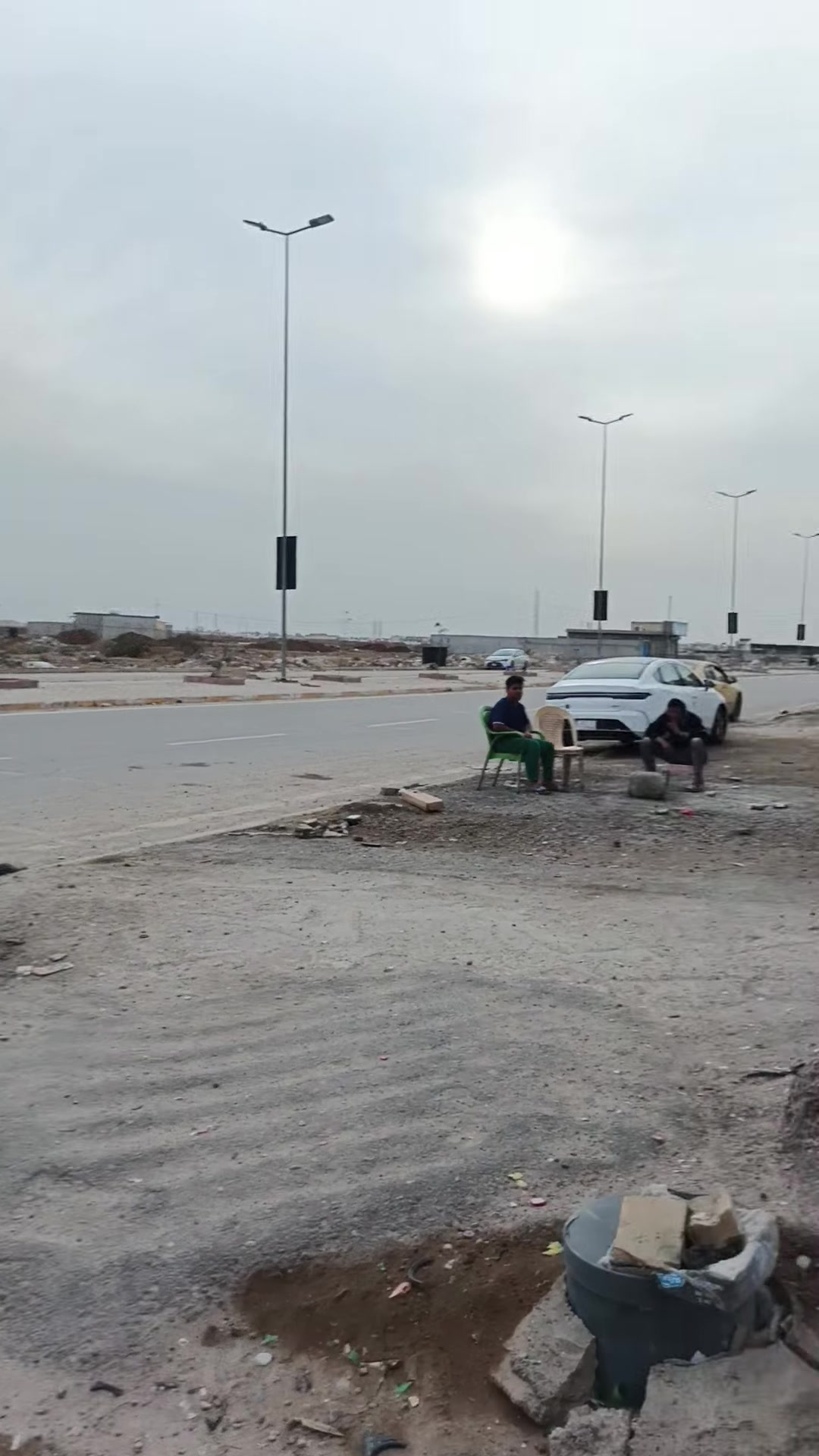 محلات +بيت تجارية شارع 40
لبيع مساحه 332 سعر 380 بيها مجال

رقم قطعه 27163

تصال ***********
