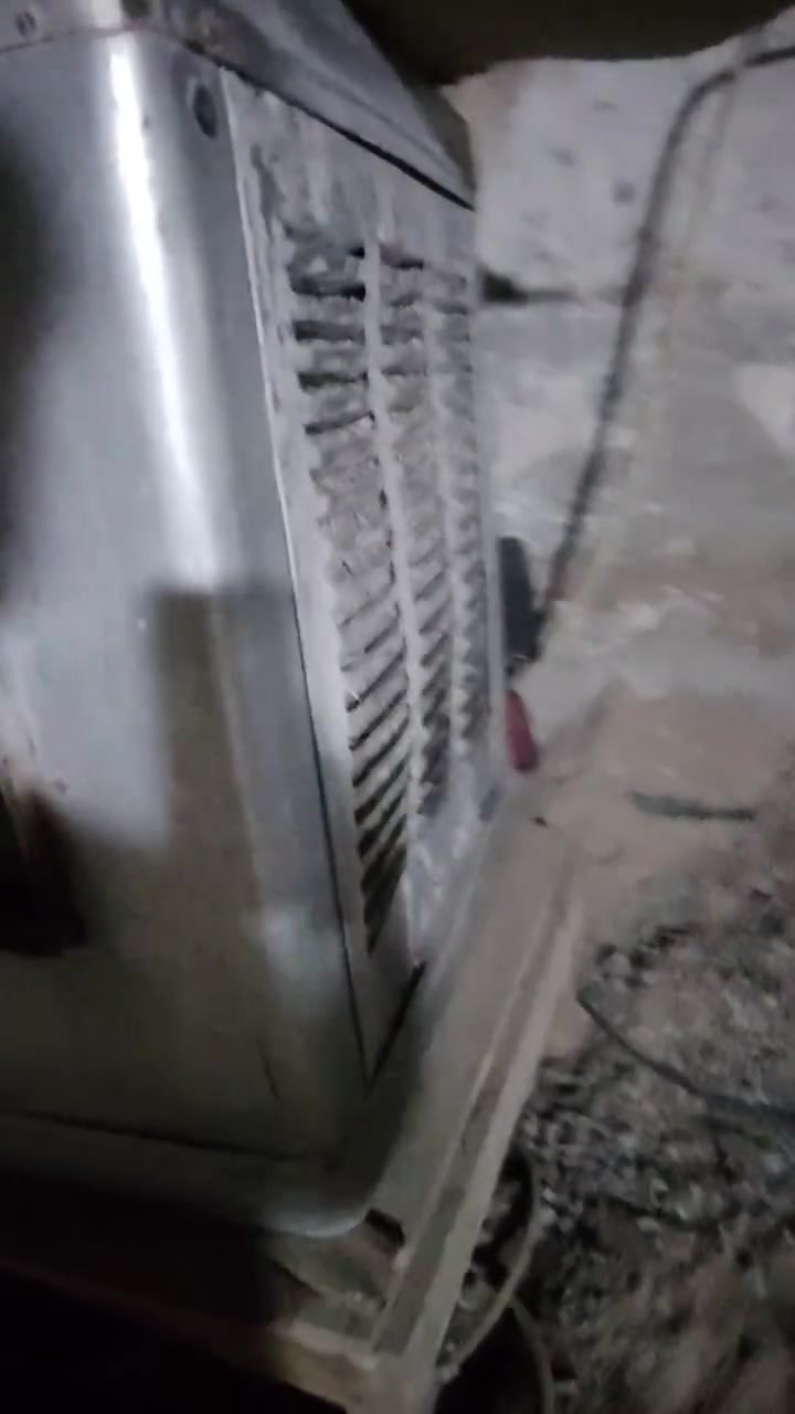 السلام عليكم مبردات ثنين المنيوم
وحده اربع ونص بس كشر ب70
وحده ثنين ونص كامله وشغاله ع فحص ب70
والحديد ع فحص كامله ب 60
بغداد....  الشعب... اللاستفسار ***********
