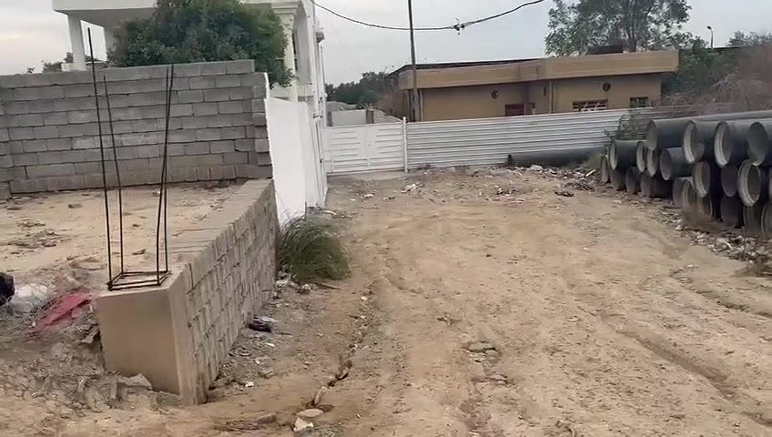 بيت مساحة ١١٠٠الف ومية متر واجهة ١٦م نزال ٦٥م زراعية عقد ١١٧الموقع بغداد جسر ديالى القديم شارع السدة مقابل مدرسة النورين طابقين بناء حديث ستة ٢٠١٩ يحتوي ٦غرف نوم مع صالة كبيرة واستقبال وصحيات كاملة التصوير واضح نضافة البيت وقريب عشارع العام واضح السعر ٢٢٥مليون ماكو هيج سعر مساحة كبيرة وبيت حديث بس لضروف خاصة تم تنزيل السعر الاتصال ***********و*********** يوجد وتساب
