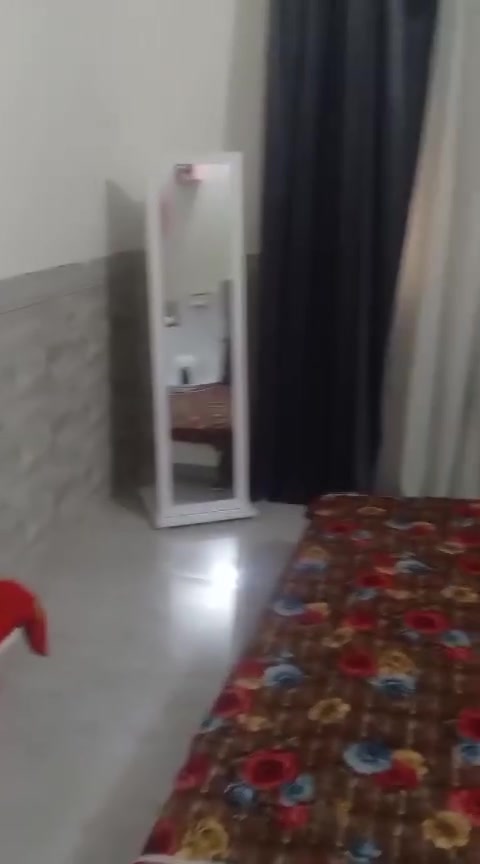 السلام عليكم غرفه تركي اخت الجديده ماخذها مليون 175 صار شهر بس اريد اشيل وماكن ماعندي سعراها 550 غرفه جديده استخدام شهر مكاني بغداد التاجي سبع البور ***********
