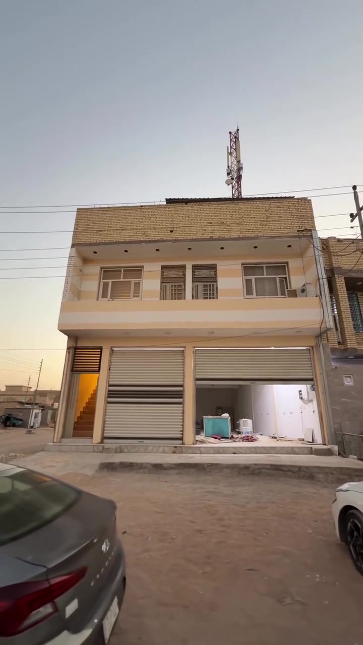 للبيع بناية تجاري بالساهرون طابو صرف مساحة 200 مترطابقين متكونه من شقتين تباع مع الاثاث السعر 350 مليون السعر قابل للتفاوض للأستفسار اتصال فقط 
***********
***********
