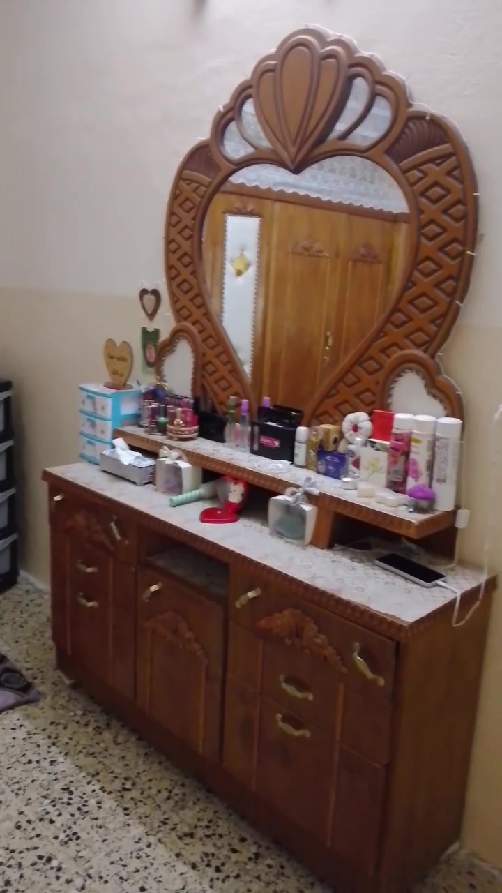 سلام عليكم غرفه نضيفه والله شتريته مليون ميتين الف
دفع سعر بي ما يرضي الله بيع مستعجل
رقم الهاتف ***********
