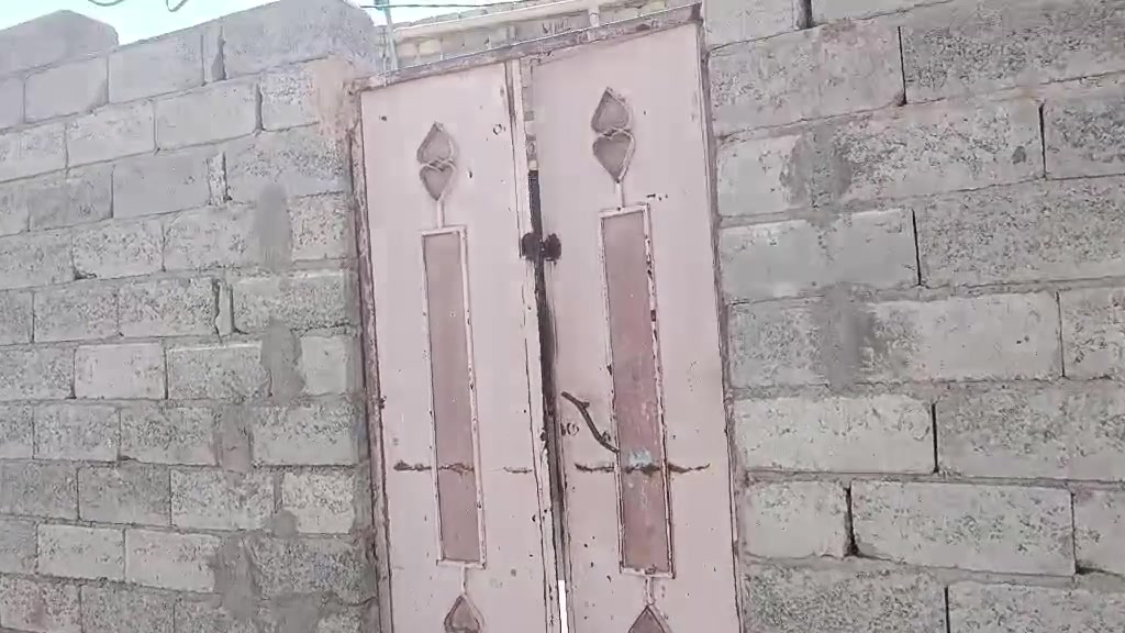 بيت للبيع بداية ابو سكينه
المساحة 200 متر البيت يتكون من 
 غرف 5x5 عدد 2
صاله 10x4 
مطبخ 4x4 
استقبال 6x5 
مجمع صحيات عدد 3 داخلي وخارجي 
كراج كبير 
خدمات كامله ماي وكهرباء وضوئي وتبليط  بالفرع المقرنص البيت يكون 

للاستفسار ***********

رقم صاحب البيت بامنشور

