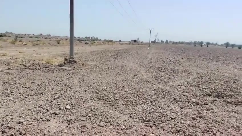 ارض 30 ,دونم     
اسمع مقطع  راح تعرف تفاصيل

***********
