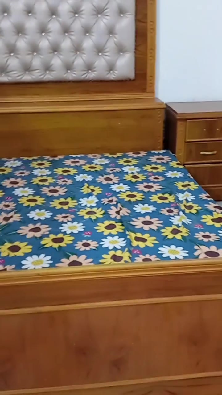 غرفه تسكام سويته ب 3اريدها مليون ونص بيهه مجال بيه تلحيضات قليلة ***********
