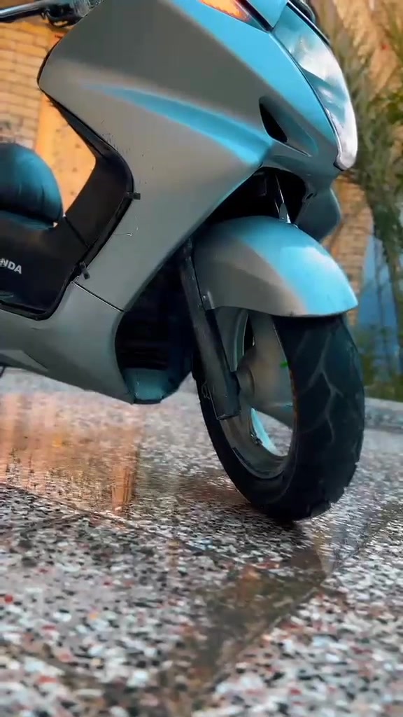 سلفر ونج بقلاوة 2010 مكينة مكفولة 400cc دراجة خير من الله اطيك بيها تراي للشمال الدراجة بيها حادث بلماشة ولحمتها  سعرها مليون و900 وبيها مجال الدراجة رمبة وعلى ايدي ما ماشية اهواي نزلت من الرمبة صارلهة سنة ونص