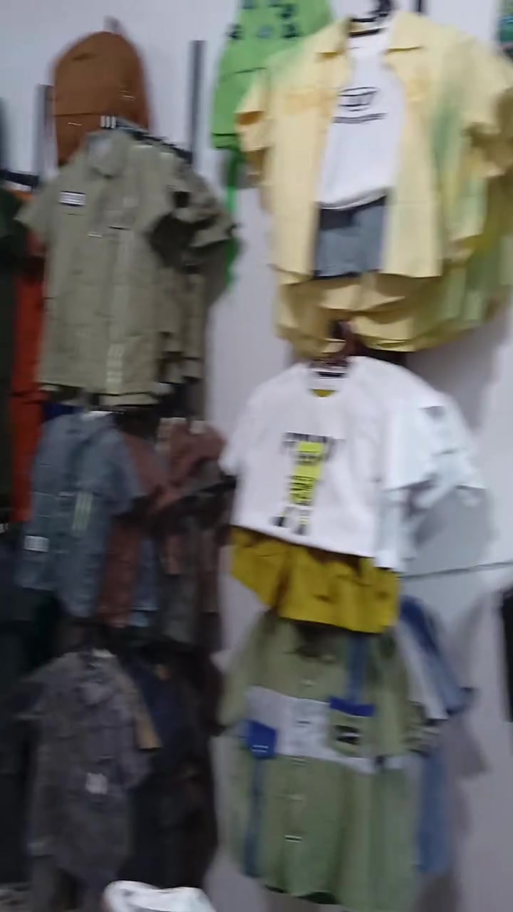 سلام عليكم أهالي سويب توفر عدنه ملابس ولادي وبناتي مدارس وبيت واتوفر احذيه+نعوله وتوفر قراريص بأنواعه واتوفر جنط مدرسيه اي ستفسار ادخلي عل رقم***********
