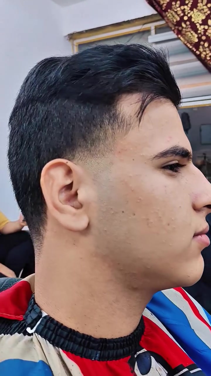 النفسية محتاجه هيج قصه 😍💈✂️

 #حلاقه_black

تقاطع بيت ورد 

مقابل حسينيه ابي الفضل العباس 

*********** 📞 سجاد الحلاق
