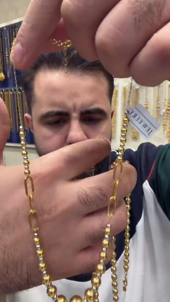 قلاده أيطالي صياغه ومجوهرات ألجبوري ألعنوان: ألكاظميه باب المراد داخل قيصيريه فندق ألاسدين👉🏻 *********** هاتف أوقات الدوام من 11 صباحاً الى 9 مساء يتوفر خدمه توصيل بغداد وجميع ألمحافظات الحجز مفتوح ع مدار 24 ساعه

نص مكتوب في الصور:
- قلايد دوريكا 3 أشكال