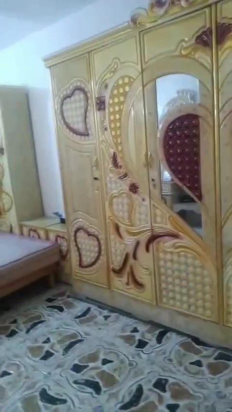 غرفه للبيع عراقيه خشب  ثقيل نظيفه حيل السعر750 /***********
