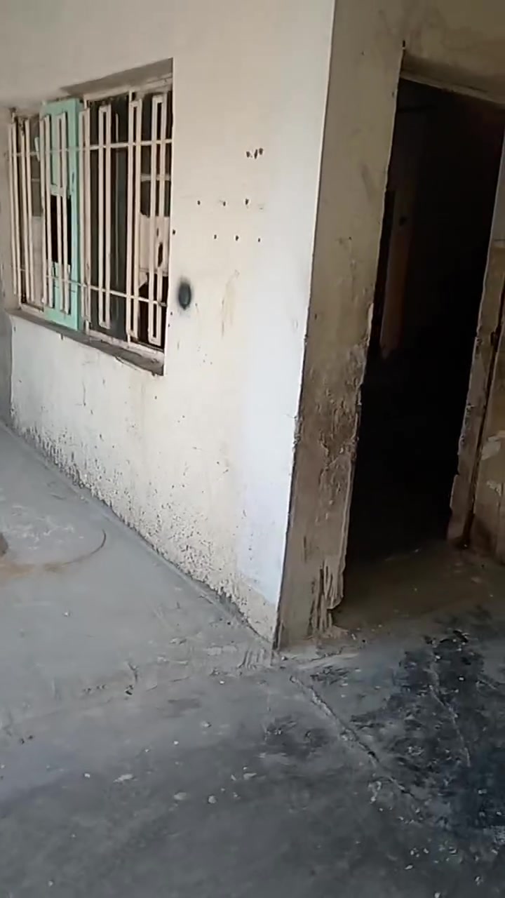 بيت للايجار مساحه 300 طابقين فلوجه حي جولان قرب جامع ابو ايوب النصاري .  ***********
