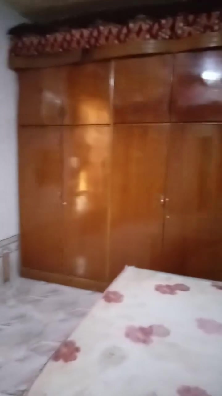السلام عليكم
أخوان عدي 3 غرف نوم مستعمل اخو النضيف  مجرد الغرفه ال3 خلع باب واحد فقط مثل ما موضح  للتواصل واتساب فقط 
***********
