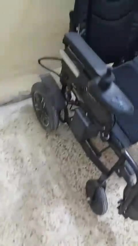 صالون • نادر • مكلفة