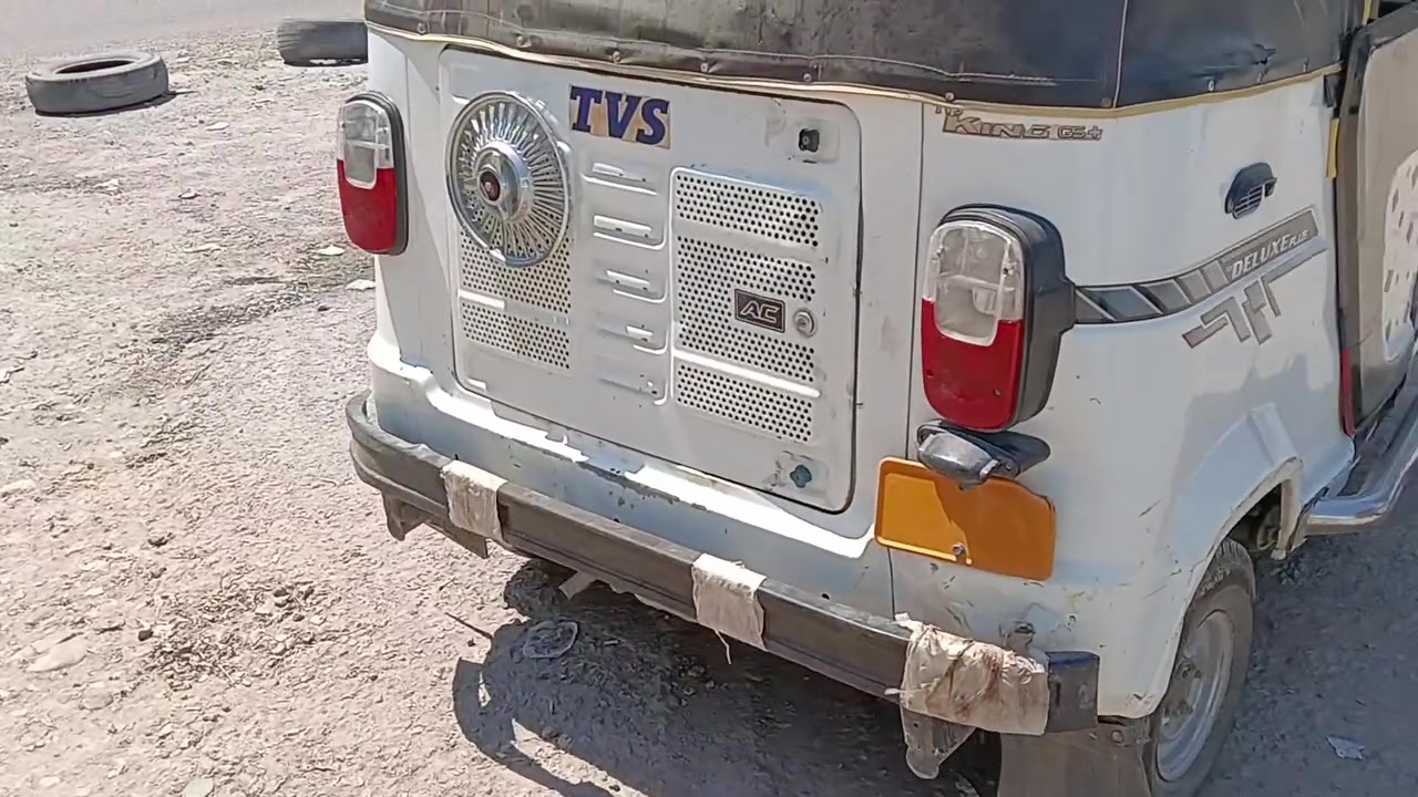سلام عليكم تكتك TVS للبيع أوراق كامله واصله للبصمه حتى هزه داخله كشرها نضيف خير من الله محركها جديد برغي ممفتوح ***********
