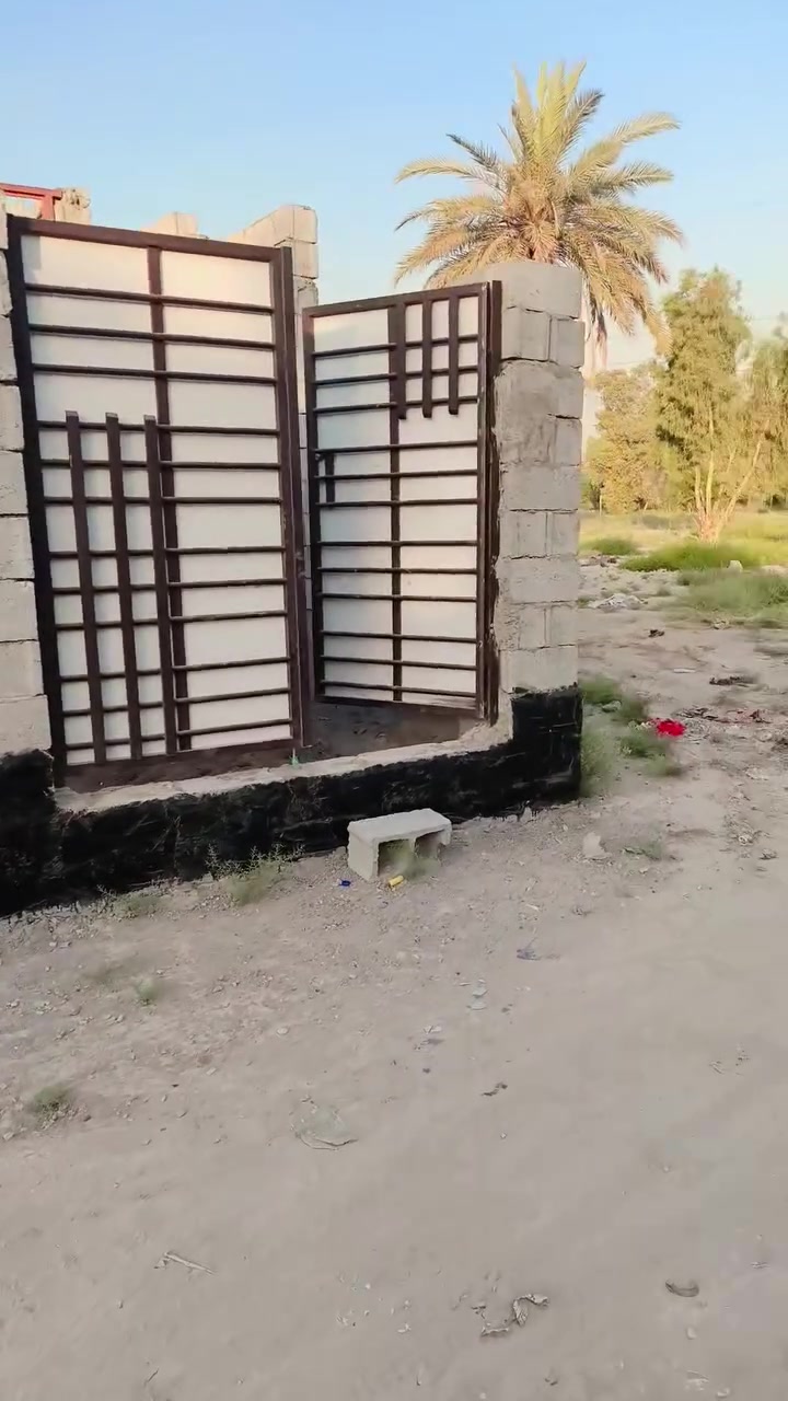 السلام عليكم هيكل للبيع شبابيك وباب كله كامل عوزه بس سقف زراعي سند 35 المساحة 100متر الواجهة 5 والنزال20 مكان جسر ديالى العريفيه قرب أسواق الزبيدي رقم الهاتف‏‪***********‬‏

