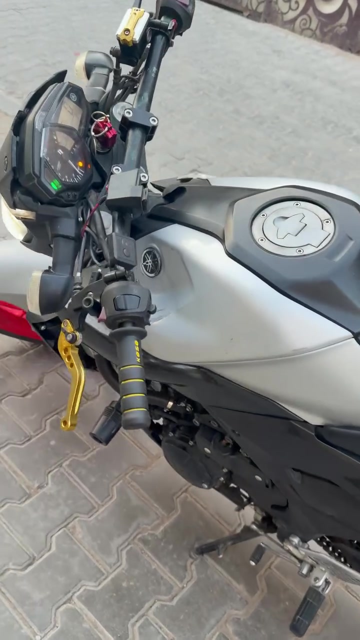 سلام عليكم دراجه MT400 
البيع دراجه حلو شلعه موعدل خير من الله 
سعر 16,5 ورقه بيه مجال الشراي 
الرقم ***********
العنوان بغداد كاضميه
